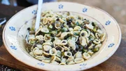 Pasta mit Erbsen und Aubergine