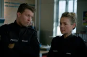 Nick (Raúl Richter) und Franzi (Rhea Harder-Vennewald) hoffen, durch ihre Ermittlungen ihren Kollegen Kris entlasten zu können.