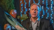 Der offenbar absichtlich herbeigeführte Unfalltod einer Polizistin im Ruhestand und ein längst vergangener Geldraub beschäftigen dieses Mal DCI John Barnaby (Neil Dudgeon).