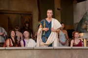 Batiatus (John Hannah) muss eine schwierige Entscheidung fällen ...