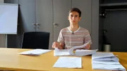 Max Kronmüller von der NGO "FragDenStaat" will herausfinden, wieviel Einfluss Lidl-Gründer und Multimilliardär Dieter Schwarz auf die Entscheidungen seiner Heimatstadt Heilbronn nimmt.