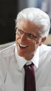 D.B. Russell (Ted Danson) ist neben vielen Honoratioren des Gesetzesvollzuges Gast einer Spendengala, die für den Ermittler und seine Kollegen allerdings ein unerwartetes Ende nimmt...