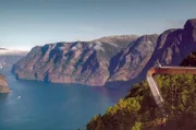 Majestätische Fjordlandschaften, wie entlang des Aurlandsfjords
