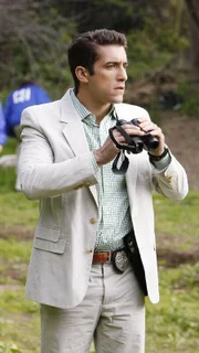 Als ein weiteres Opfer des Serienkillers in einem Park gefunden wird, erhöht sich der Druck auf Ryan Wolfe (Jonathan Togo) und seine Kollegen. Der Killer könnte bereits ein weitere Frau im Visier haben...