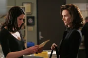 PAGET BREWSTER, KATE JACKSON