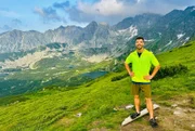 Ramon Babazadeh entdeckt Polens Süden und u.a. die Hohe Tatra. Mit ihren 2000er-Gipfeln gilt sie als das kleinste Hochgebirge der Welt. Für Einheimische und Touristen ist sie ein beliebtes Wanderparadies.