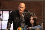 Det. Elliot Stabler (Christopher Meloni) und Jet Slootmaekers (Ainsley Seiger)