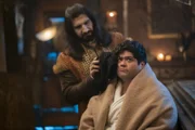Nandor (Kayvan Novak, l.); Guillermo (Harvey Guillén, r.)