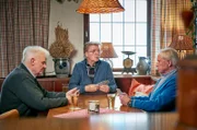 Eine gerngesehene Tradition kurz vor Weihnachten: Humorist Olli Dittrich beschert den Zuschauern wieder ein außergewöhnliches Werk seines erfolgreichen TV-Zyklus. In seiner neuen Persiflage dreht sich diesmal alles um den Mann, der seit Jahren die Welt in Atem hält – Donald Trump. Dabei schlüpft Olli Dittrich in die Rolle des deutschen Trump-Cousin „Peter Trump“.