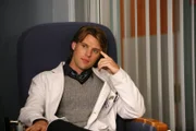 Ein Allergietest eines jungen Mädchens liefert mehr Resultate als Dr. Robert Chase (Jesse Spencer) und seinen Kollegen lieb ist. Sie stehen vor einem Rätsel ...