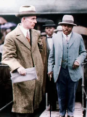 Marcus Garvey (r.) jamaikanischer Politiker und Publizist.
