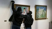 Die Räuber nehmen sich ein Bild von Edgar Degas.