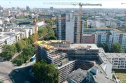 Krise in der Baubranche: Stillstand auf vielen Baustellen – ein Grund: Bauen ist in den vergangenen Jahren immer komplizierter und teurer geworden.