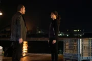 In the right: Daisy 'Jett' Kowalski (Carla Gugino)
