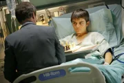 Hat Dr. Gregory House (Hugh Laurie, l.) eine Chance, die Schachpartie gegen Nate (Nick Lane, r.) zu gewinnen?
