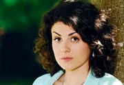 Pauline (Liza Tzschirner) fasst einen Entschluss …