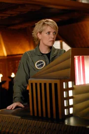 Die SG-1-Crew hat einige Probleme: Sam (Amanda Tapping) schwebt hilflos im All, Mitchell gelangt an Bord der schwer beschädigten Odyssey, Teal'c gerät in Gefangenschaft ...