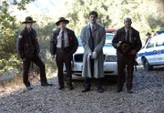 Aaron Hotchner (Thomas Gibson, 2.v.r.)