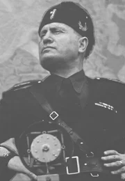 Benito Mussolini gilt als der Begründer des Faschismus und dient späteren Diktatoren als Vorbild.