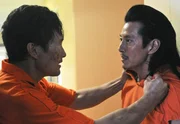 M&uuml;ssen um ihr Leben k&auml;mpfen: Chin (Daniel Dae Kim, l.) und Sang Min (Will Yun Lee, r.) ...