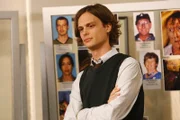 Ein neuer Fall bereitet ihm und seinen Kollegen Kopfzerbrechen: Reid (Matthew Gray Gubler) ...