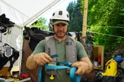 Dustin demonstrates expert knot tying at the McKinley dive site.