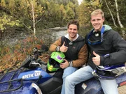 Kadett Alexander Nepraunig (links) und Schreinereipraktikant Philipp Kaltmeyer unternehmen in Baie-Comeau eine Quad-Tour.