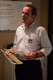 Innerhalb von drei Stunden gehen in Palm Beach Florida drei Bomben hoch. Jede befindet sich in einem Postpaket und ist hochexplosiv. Special Agent Jason Gideon (Mandy Patinkin) und sein Team gehen dem nach ...