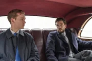 l-r: Harry Lawtey als Robert Spearing, Kit Harington als Henry Muck