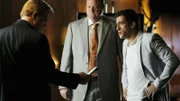 Wie kann der Boxkämpfer Logan während des Kampfes geschützt werden? (v.l.) Horatio (David Caruso), Det. Frank Tripp (Rex Linn) und Ryan Wolfe (Jonathan Togo) besprechen den Einsatz.