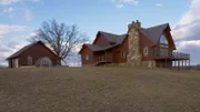 The exterior of the Lakeshore Cabin in Tennessee, as seen on HGTV's Log Cabin Living