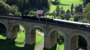 Eisenbahn in den Alpen.