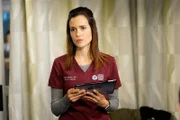 Natalie Manning (Torrey DeVitto)