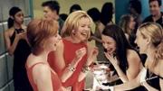 (v.l.n.r.) Miranda Hobbes (Cynthia Nixon); Samantha Jones (Kim Cattrall); Charlotte York (Kristin Davis); Carrie Bradshaw (Sarah Jessica Parker)