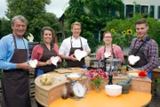 Mit Sternekoch Cliff (m.) Hämmerle und seinen Kochschülern: Michael Koch, Simin Sadeghi, Cliff Hämmerle, Sabine Wachs und Maximilian Weil.