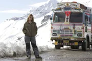 Lisa Kelly - wird die einzige Frau im Team den gefährlichen Gebirgsstraßen im Himalaya trotzen können?