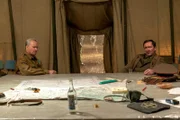 L-R: Boris Shcherbina und General Tarakanov