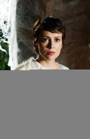 Seit Phoebe (Alyssa Milano) in einer Vision gesehen hat, dass sie einmal schwanger wird, jagt sie den Männern nach, um einen Vater für ihr zukünftiges Kind zu bekommen -  die Auswahl ist groß ...