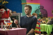 Nachdem Jeff (Joel McHale) von drei deutschen Austauschstudenten beim Kickern herausgefordert wird, bittet er Shirley, ihn zu trainieren ...