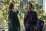 Chloe Decker (Lauren German, l.); Lucifer Morningstar (Tom Ellis, r.)