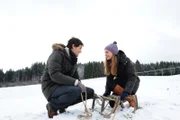 Moritz (Daniel Fünffrock, l.); Theresa (Ines Lutz, r.)