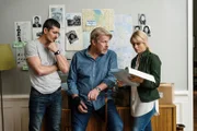 l-r: Max (Alexej Manvelov), LMJ (Rolf Lassgård), Eriksson (Helena af Sandeberg)