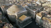 Opus caementicium, der berühmte römische Beton, verleiht der Kuppel des Pantheon seine extreme Haltbarkeit.