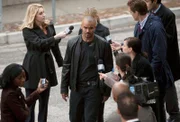 In the middle: Derek Morgan (Shemar Moore).
