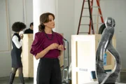 Cassandra Webb (Jennifer Beals)