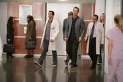 L-R: Dr. Lawrence Kutner (Kal Penn), Dr. Eric Foreman (Omar Epps), Dr. Gregory House (Hugh Laurie), Dr. Taub (Peter Jacobson), Dr. Remy Hadley (Olivia Wilde)