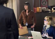 L-R: Emily Prentiss (Paget Brewster), Penelope Garcia (Kirsten Vangsness)
