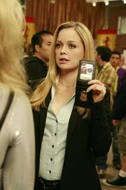 Das gefundene Opfer scheint der Fantasy-Szene anzugehören. Zufälligerweise findet in der Nähe des Tatorts eine Fantasy-Messe statt und die FBI-Agentin Payton Perotta (Marisa Coughlan) vermutet, dass in deren Umfeld vermutlich der Täter zu suchen ist.