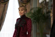 Agnes Van Rhijn (Christine Baranski)