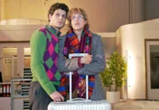 Lisa (Alexandra Neldel, r.) und Rokko (Manuel Cortez, l.) hoffen, dass die Lösegeldübergabe geklappt hat und David wieder freigelassen wird.